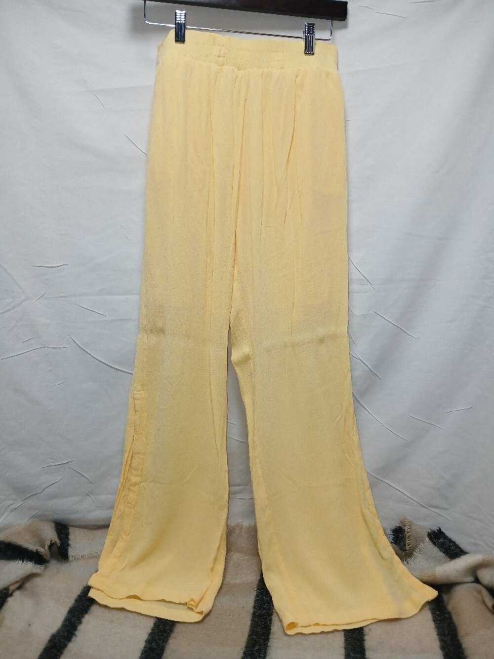 Eighty Eight Premium Yellow Wide‑Leg Pants | Rayon | M